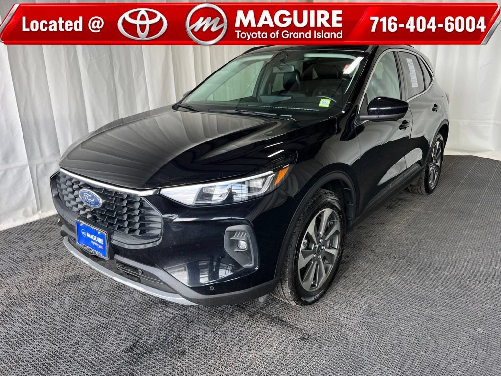 Used 2024 Ford Escape Platinum AWD/4WD image 1