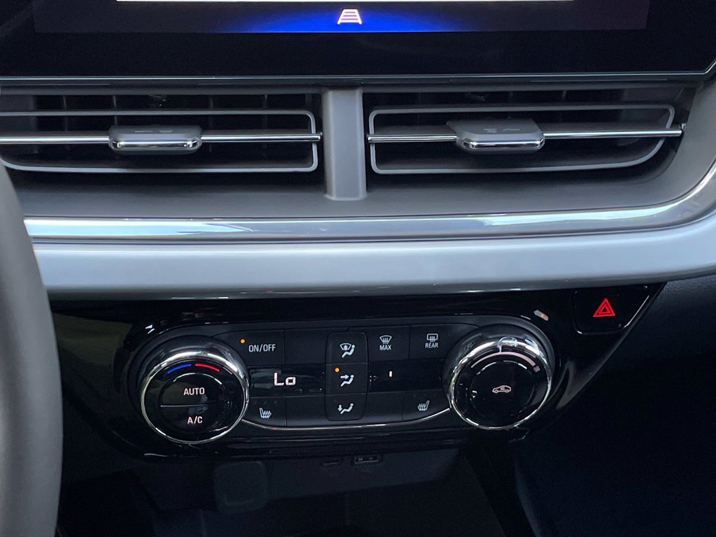 New 2026 Chevrolet Trax LT w/ LT Convenience Package FWD image 19