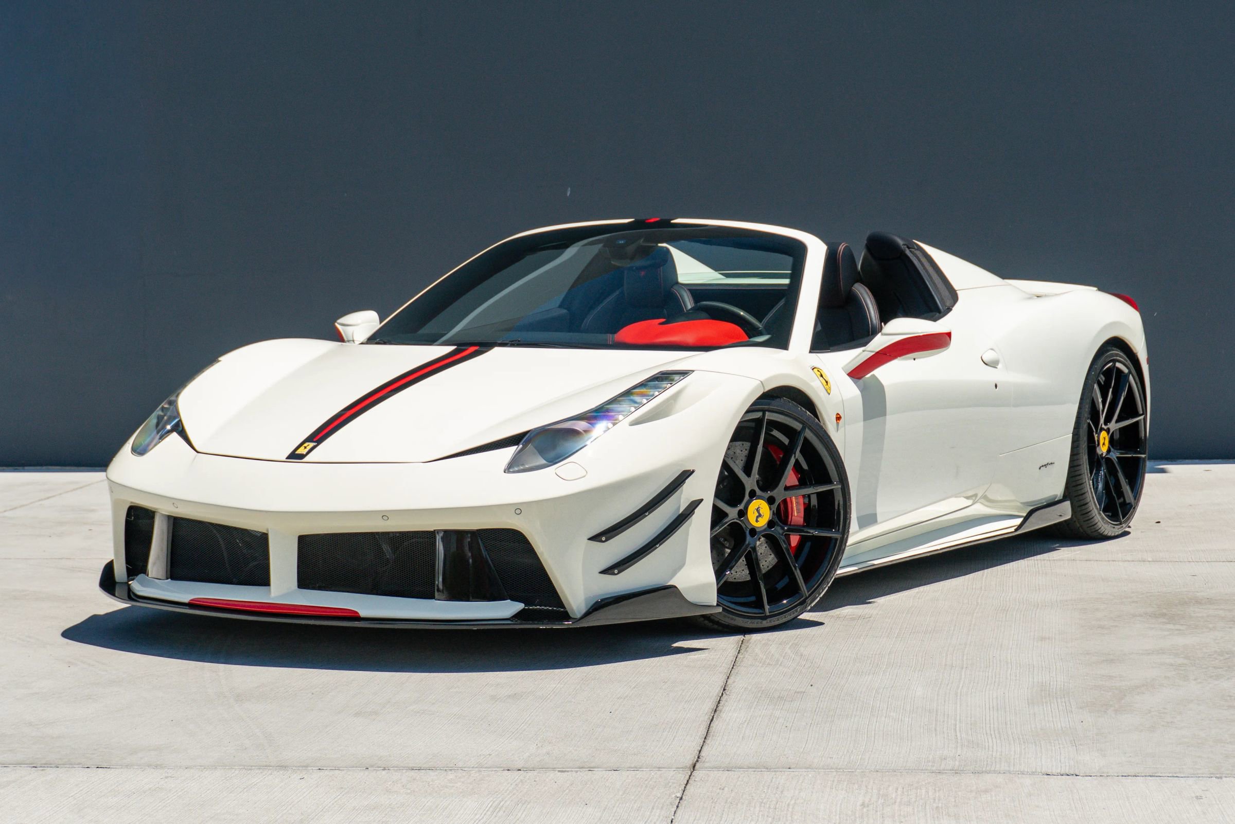 Used 2014 Ferrari 458 Spider RWD image 3