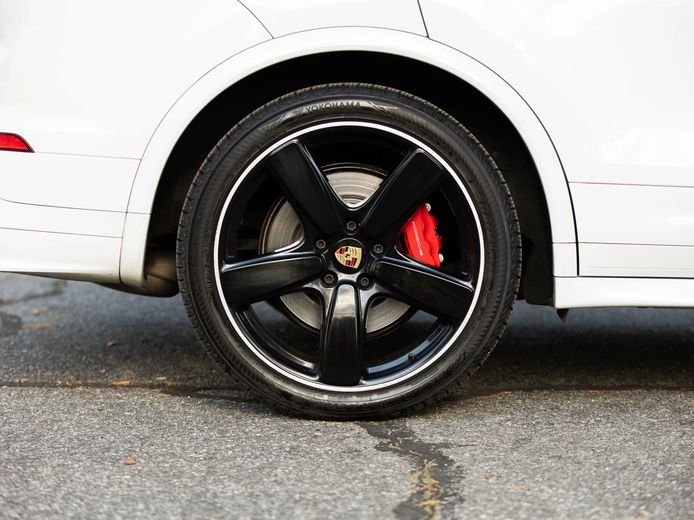 Used 2017 Porsche Cayenne GTS AWD/4WD image 14