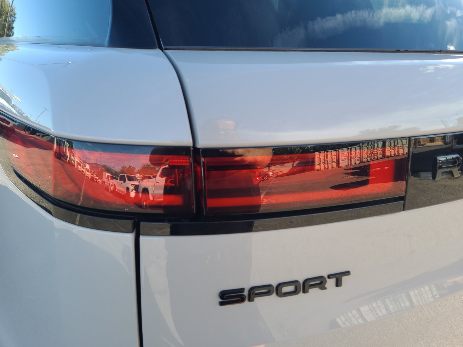 Used 2024 Land Rover Range Rover Sport Dynamic SE AWD/4WD image 25
