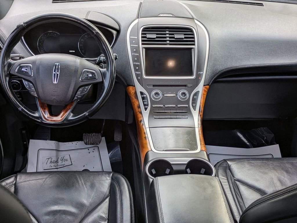 Used 2017 Lincoln MKX Reserve image 27