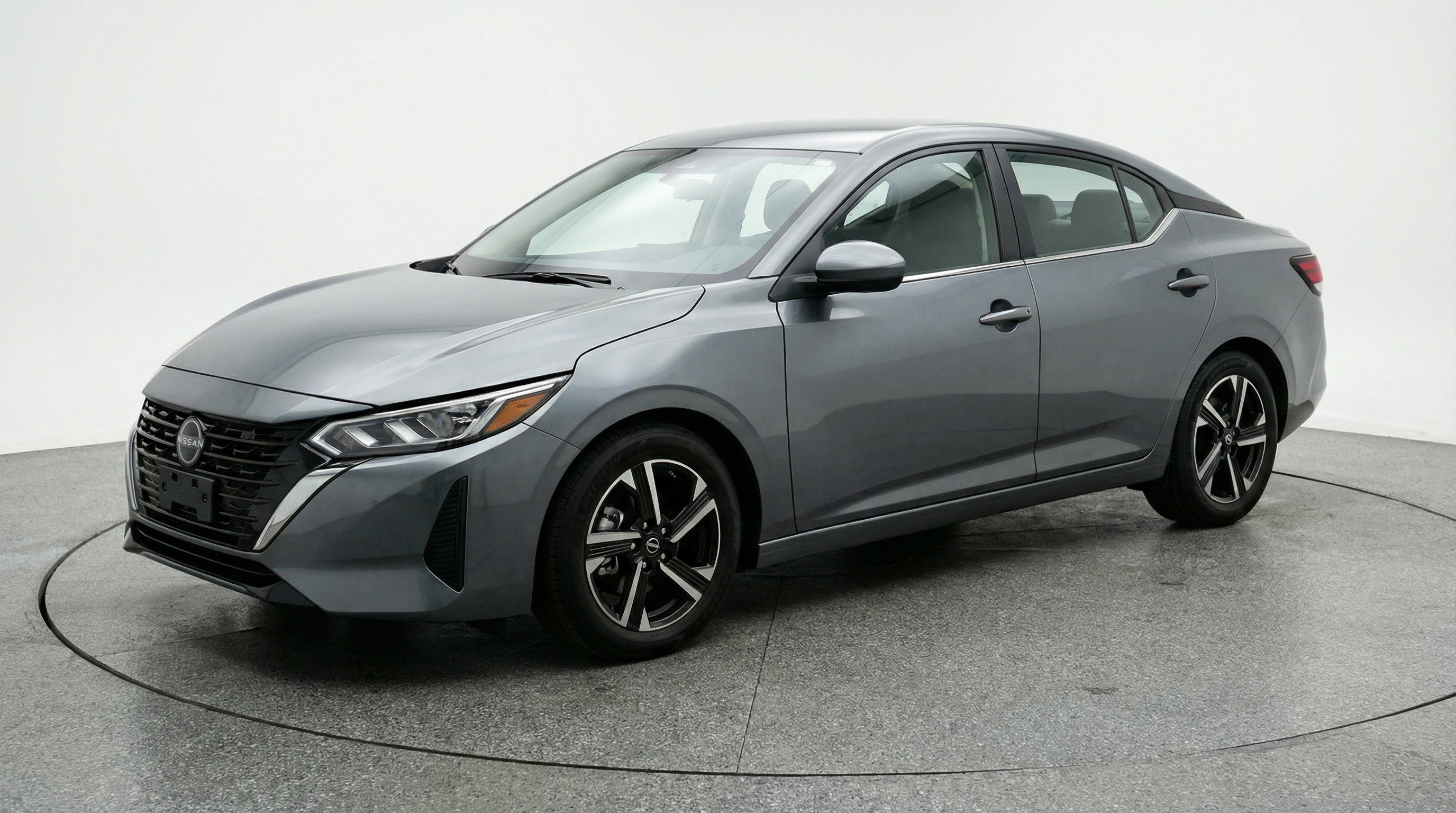 Used 2025 Nissan Sentra SV image 3