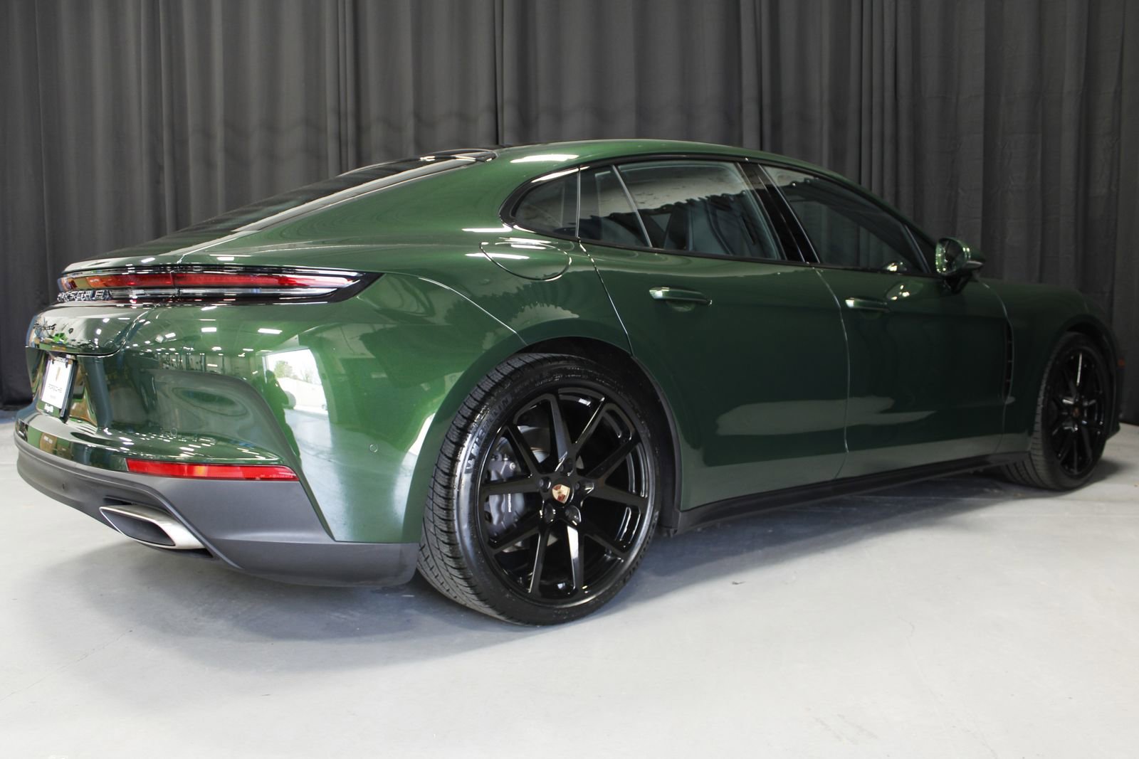 Used 2025 Porsche Panamera 4 image 3