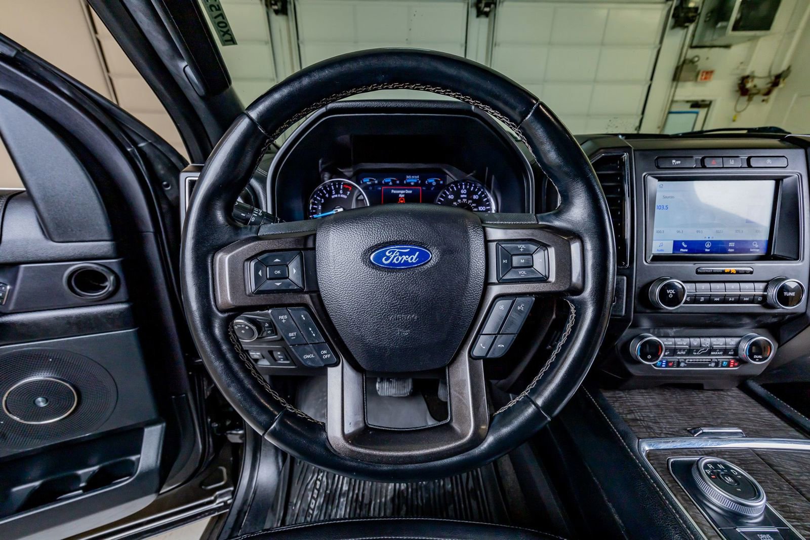 Used 2021 Ford Expedition Max Limited RWD image 15