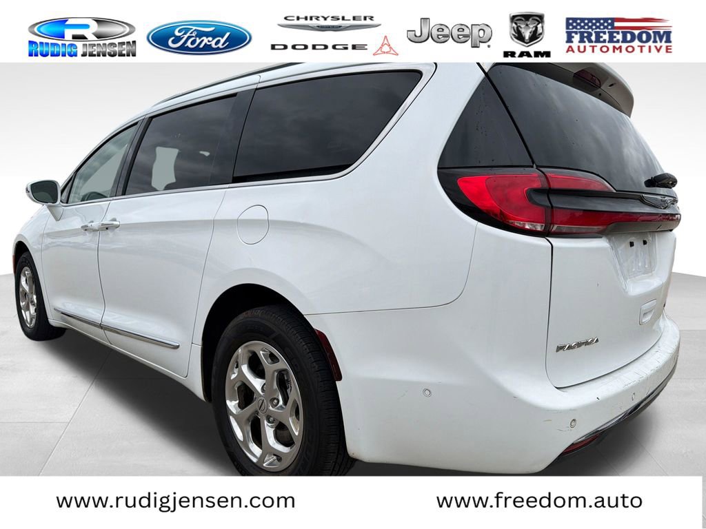 Used 2021 Chrysler Pacifica Limited w/ Premium & Safety Sphere Group AWD/4WD image 3