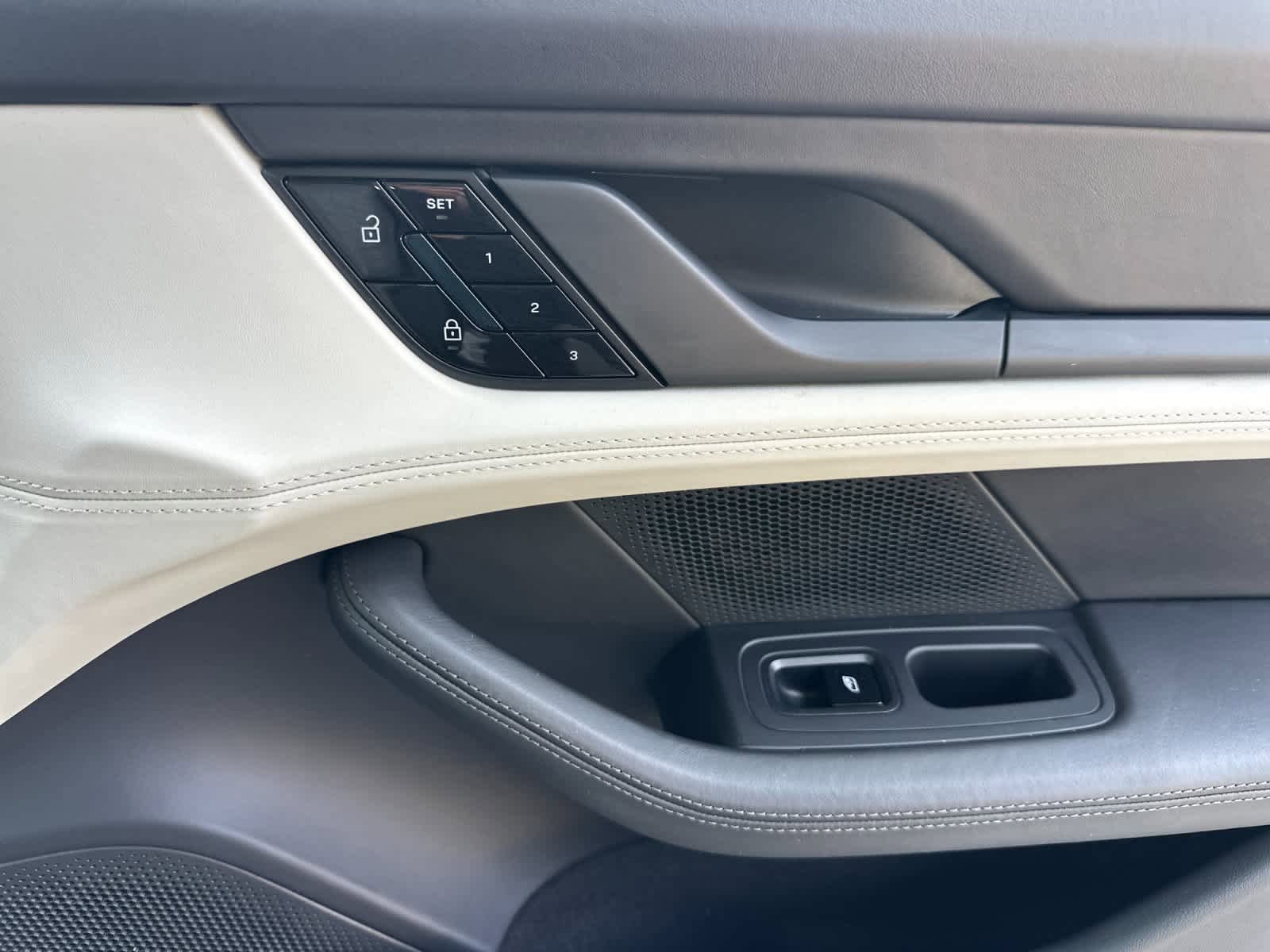 Certified 2020 Porsche Taycan 4S AWD/4WD image 18