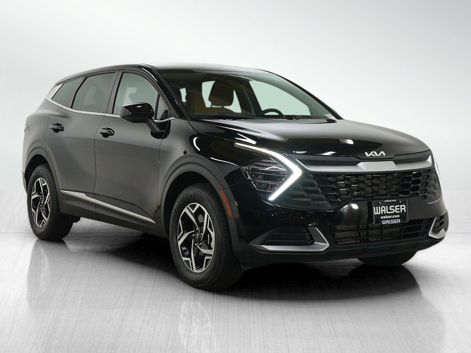 Used 2025 Kia Sportage LX image 8