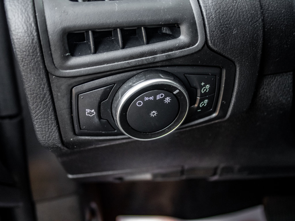 Used 2017 Ford Focus SE w/ Cold Weather Package image 27