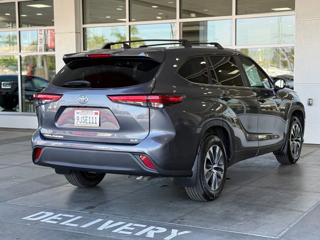 Used 2023 Toyota Highlander XLE image 14