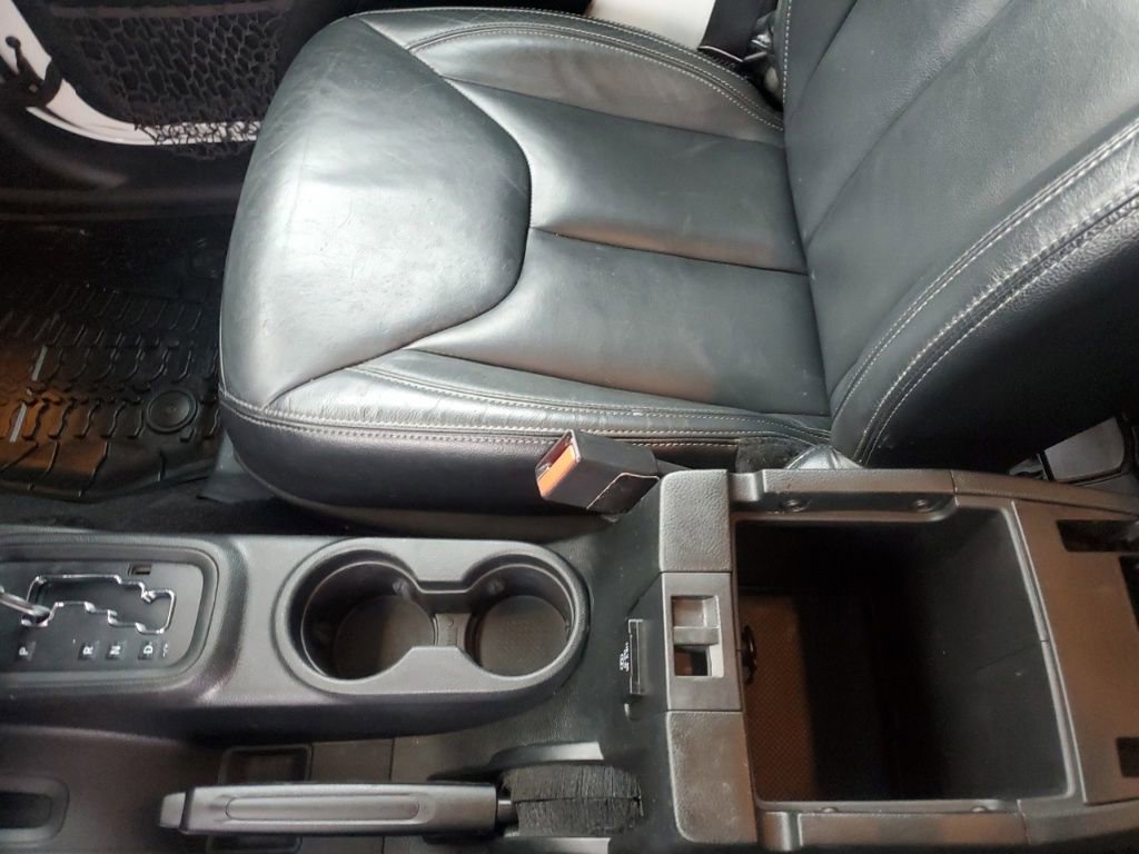 Used 2018 Jeep Wrangler Unlimited Sahara image 21