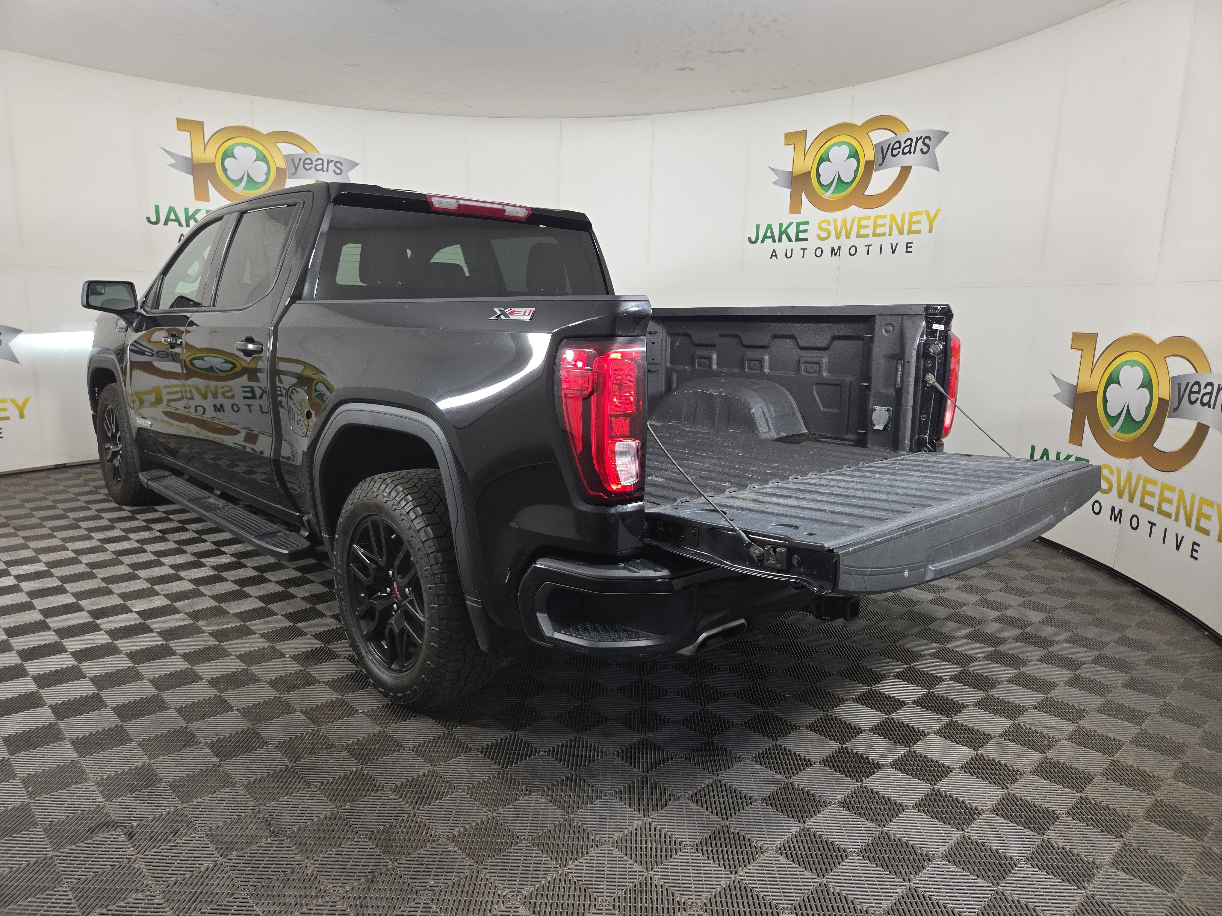 Certified 2024 GMC Sierra 1500 Elevation w/ LPO, Elevation Black Package AWD/4WD image 29