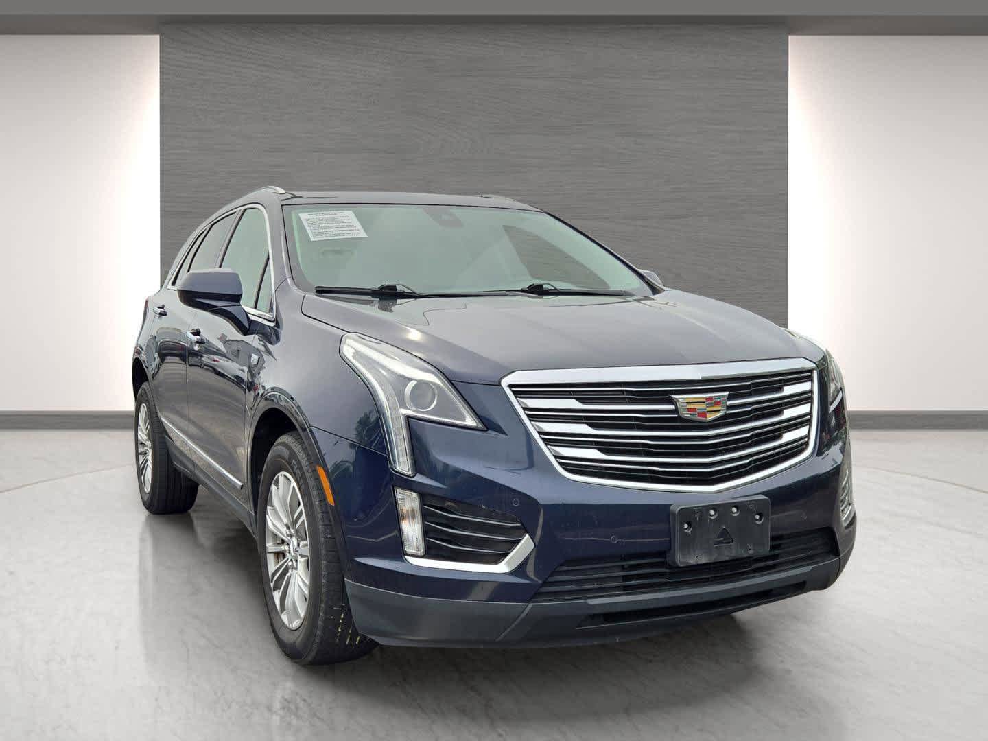 Used 2017 Cadillac XT5 Luxury w/ Driver Awareness Package image 2
