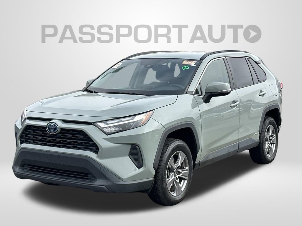 Used 2022 Toyota RAV4 XLE image 1