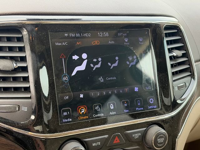 Used 2020 Jeep Grand Cherokee Overland image 21