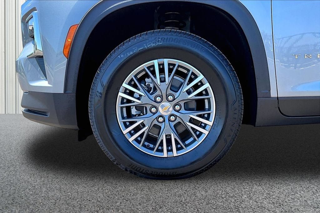 New 2026 Chevrolet Traverse LT w/ Driver Confidence Package FWD image 10