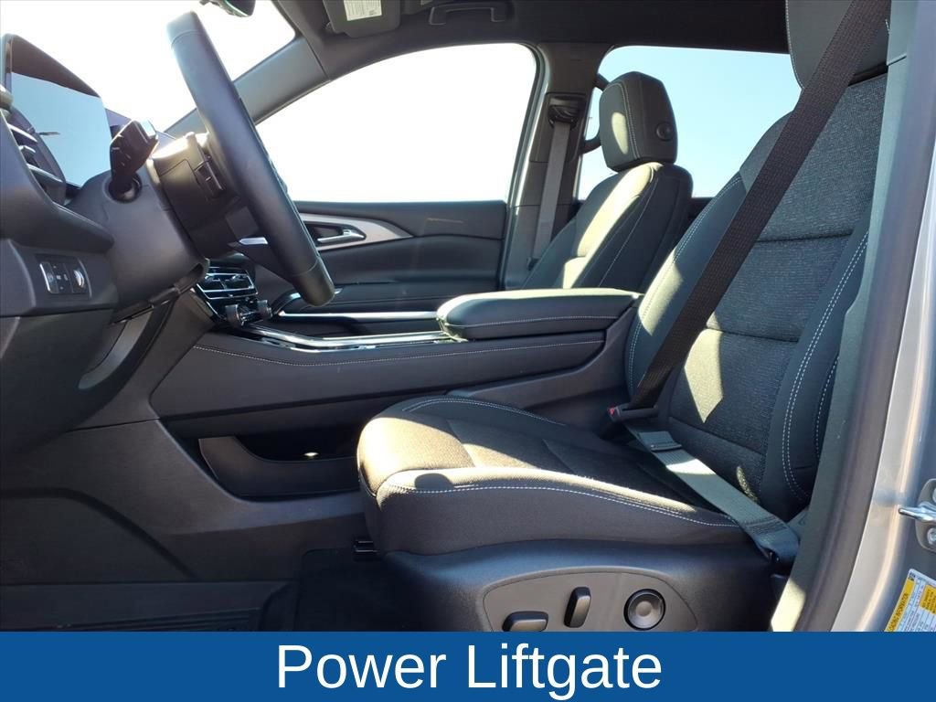 New 2026 Chevrolet Traverse LT w/ Driver Confidence Package image 17