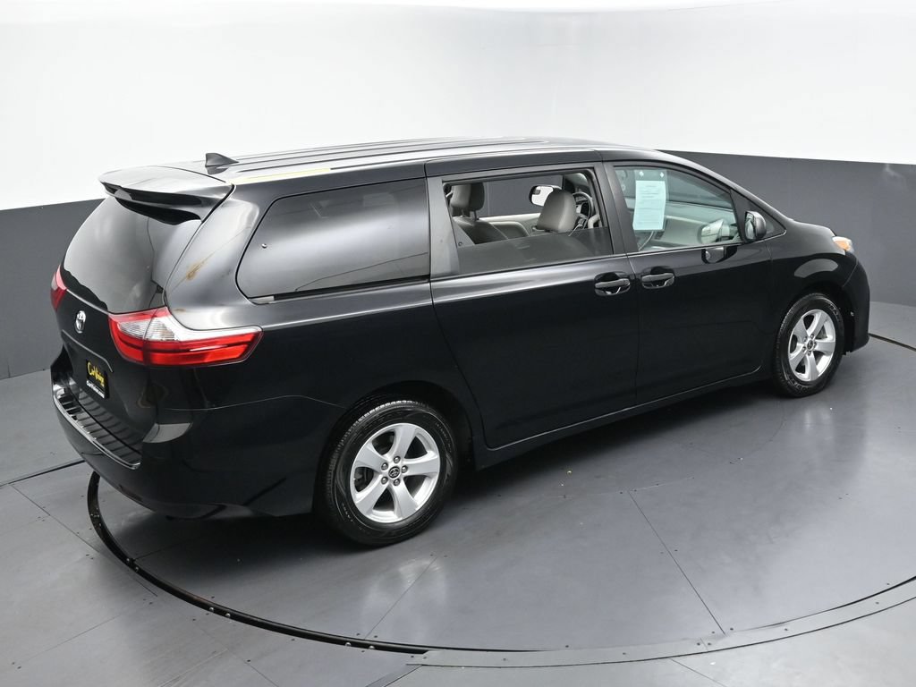 Used 2020 Toyota Sienna L FWD image 41