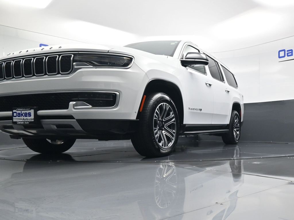 Used 2024 Jeep Wagoneer L Series II w/ Flexible Seating Group image 43