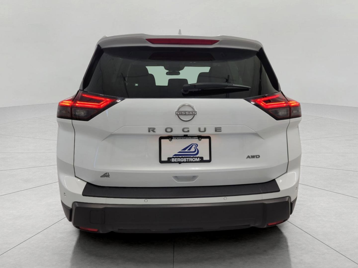 Used 2025 Nissan Rogue SV image 23