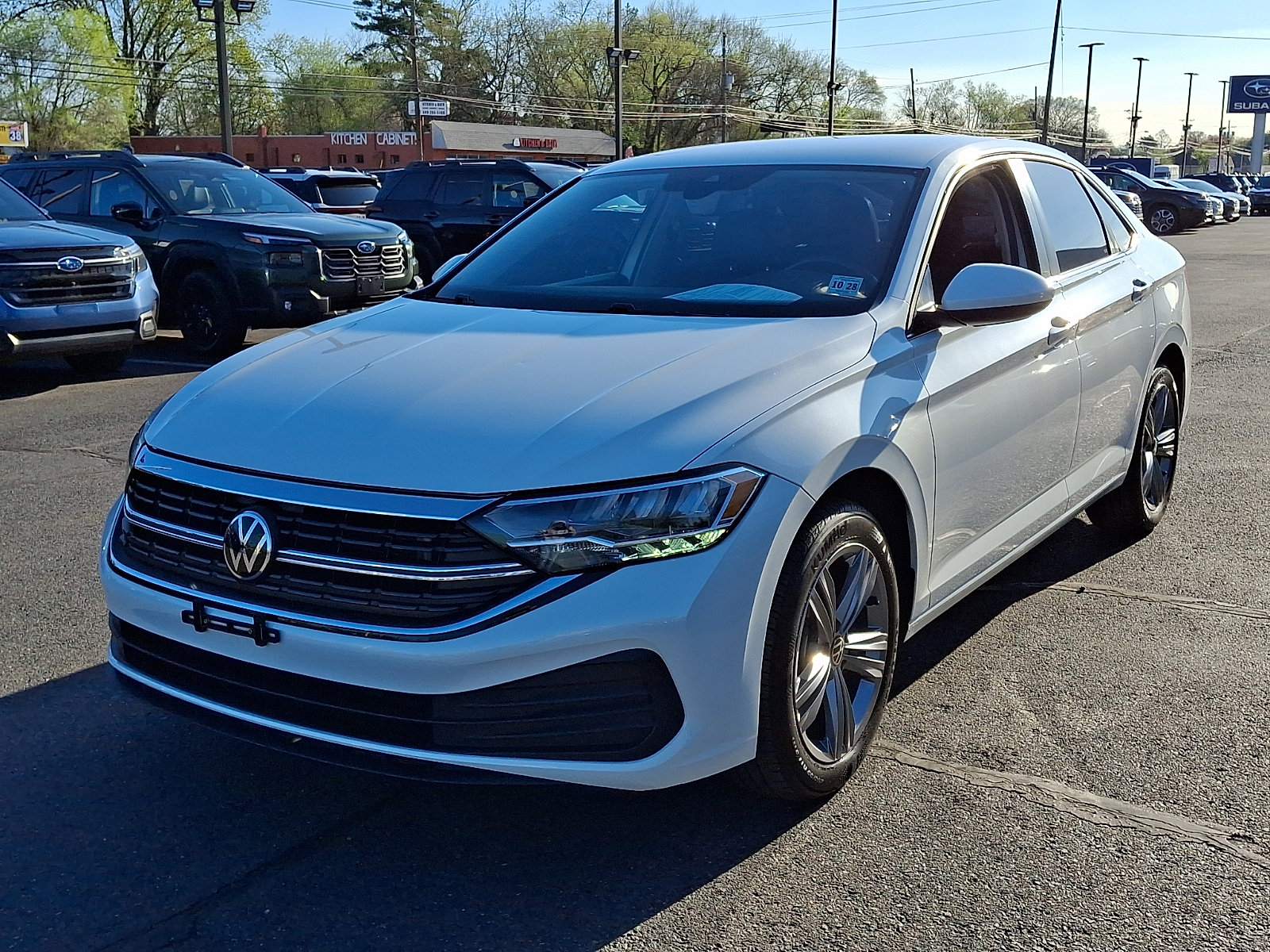 Used 2023 Volkswagen Jetta SE FWD image 3