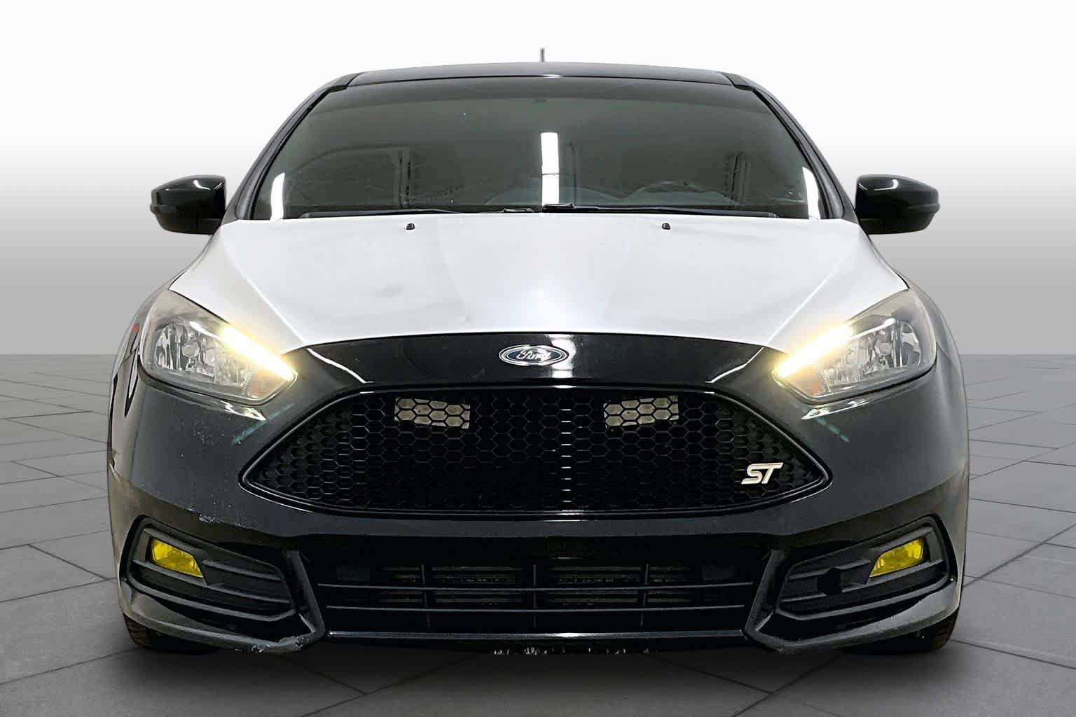 Used 2018 Ford Focus ST FWD image 4
