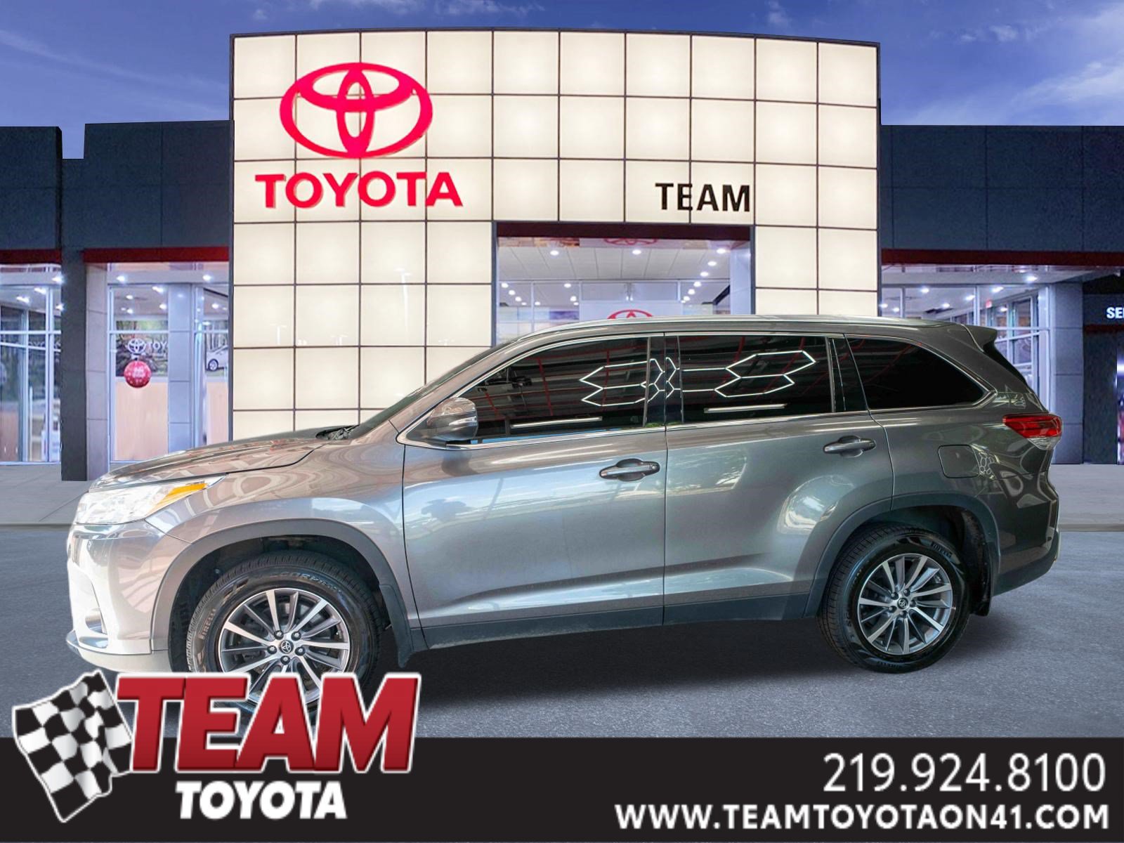 Used 2019 Toyota Highlander XLE w/ Carpet Mat Package (TMS)