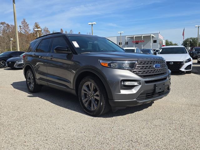 Used 2022 Ford Explorer XLT w/ Equipment Group 202A image 2