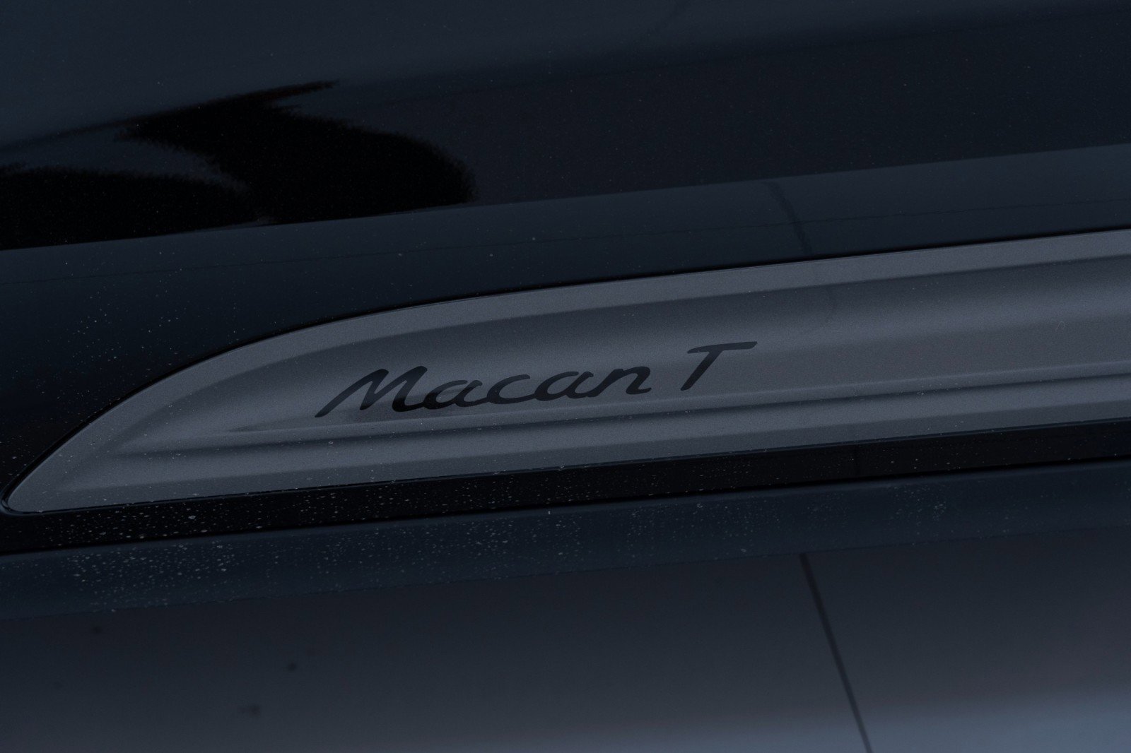 New 2025 Porsche Macan Turbo image 13