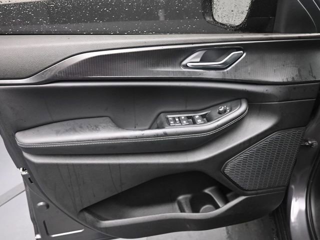 New 2025 Jeep Grand Cherokee Laredo X w/ Luxury Tech Group I image 12