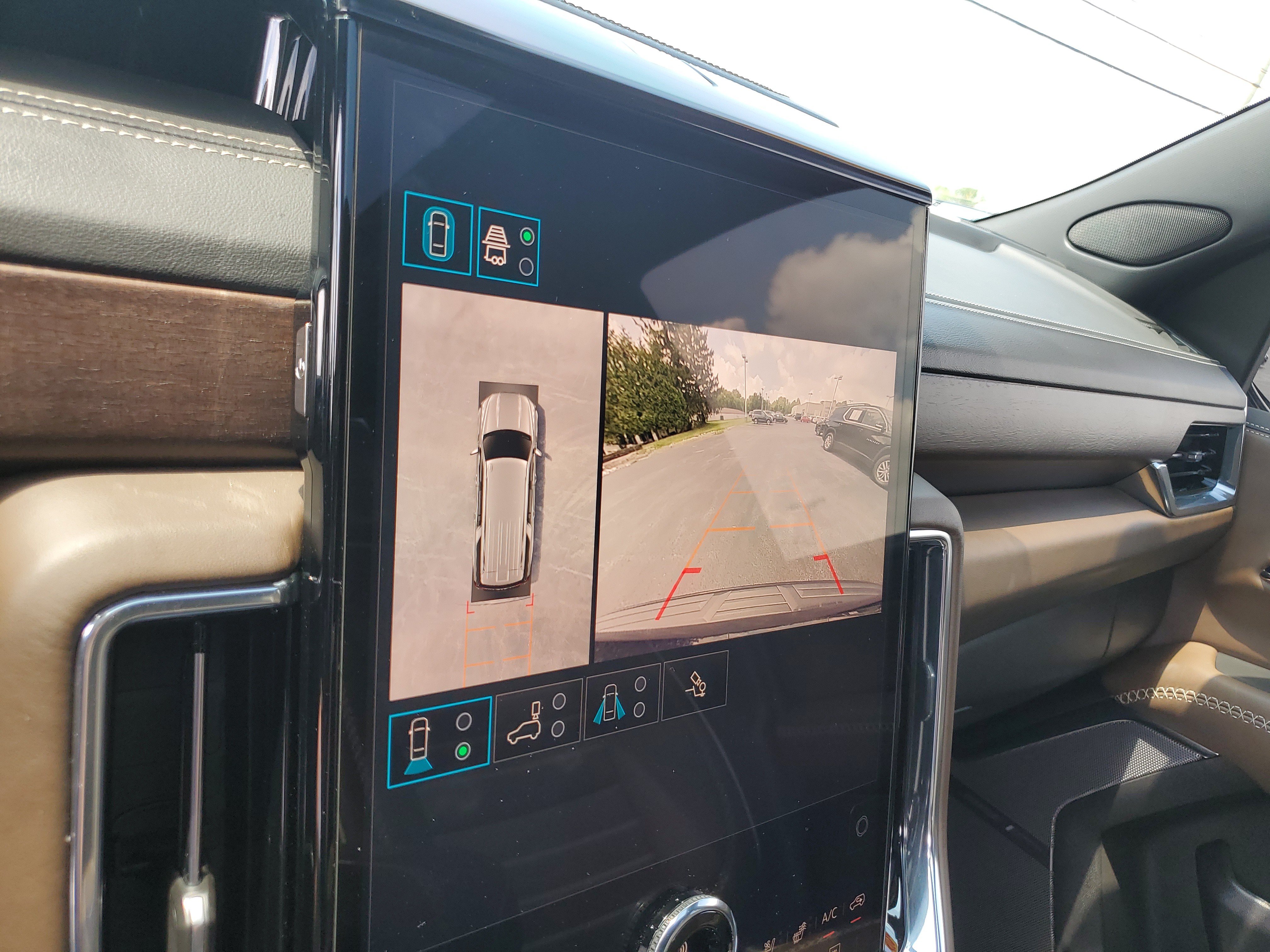 Used 2025 GMC Yukon XL Denali Ultimate AWD/4WD image 28