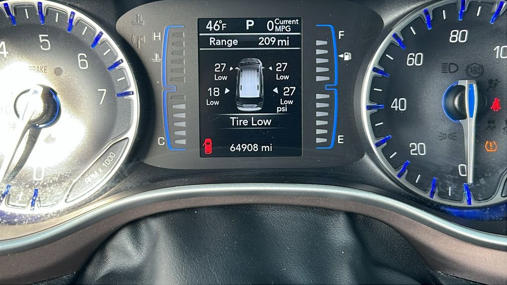 Used 2023 Chrysler Voyager LX image 26