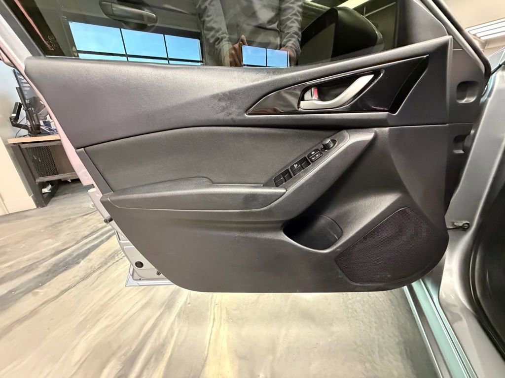 Used 2016 MAZDA MAZDA3 i Sport w/ Preferred Equipment Package image 48