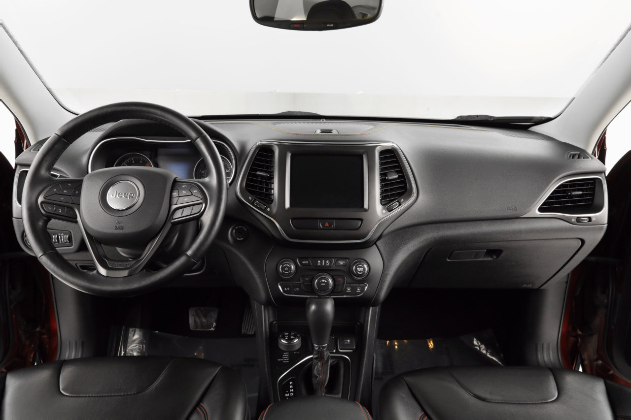 Used 2020 Jeep Cherokee Trailhawk w/ Cold Weather Group image 12