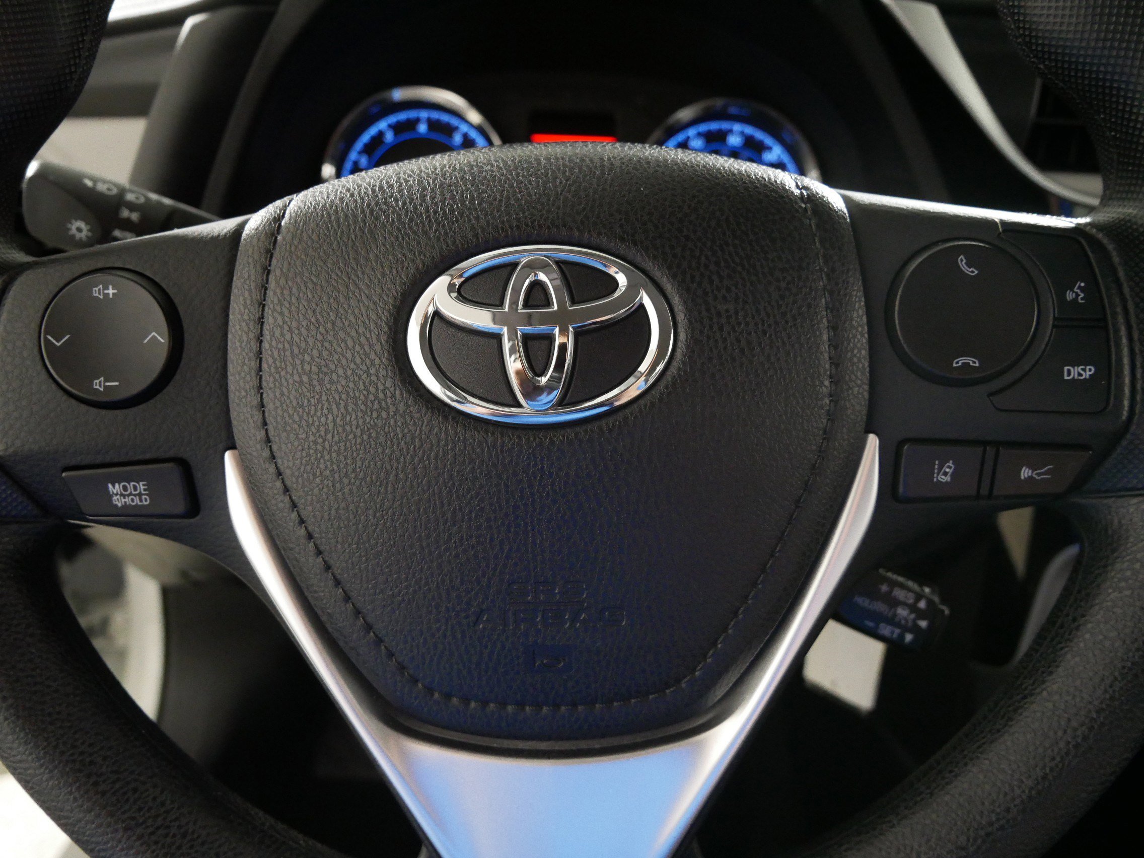 Used 2017 Toyota Corolla LE image 25