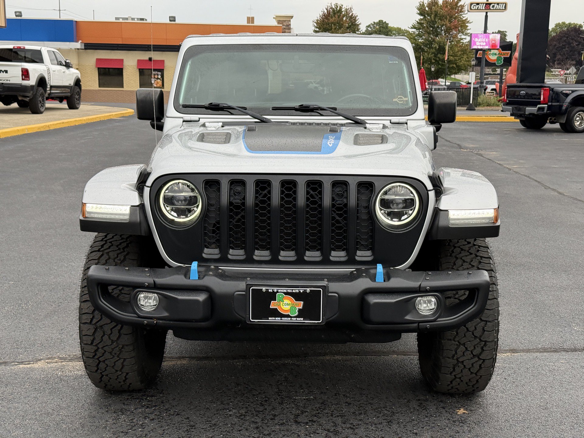 Used 2022 Jeep Wrangler Unlimited Rubicon 4xe w/ Steel Bumper Group AWD/4WD image 3