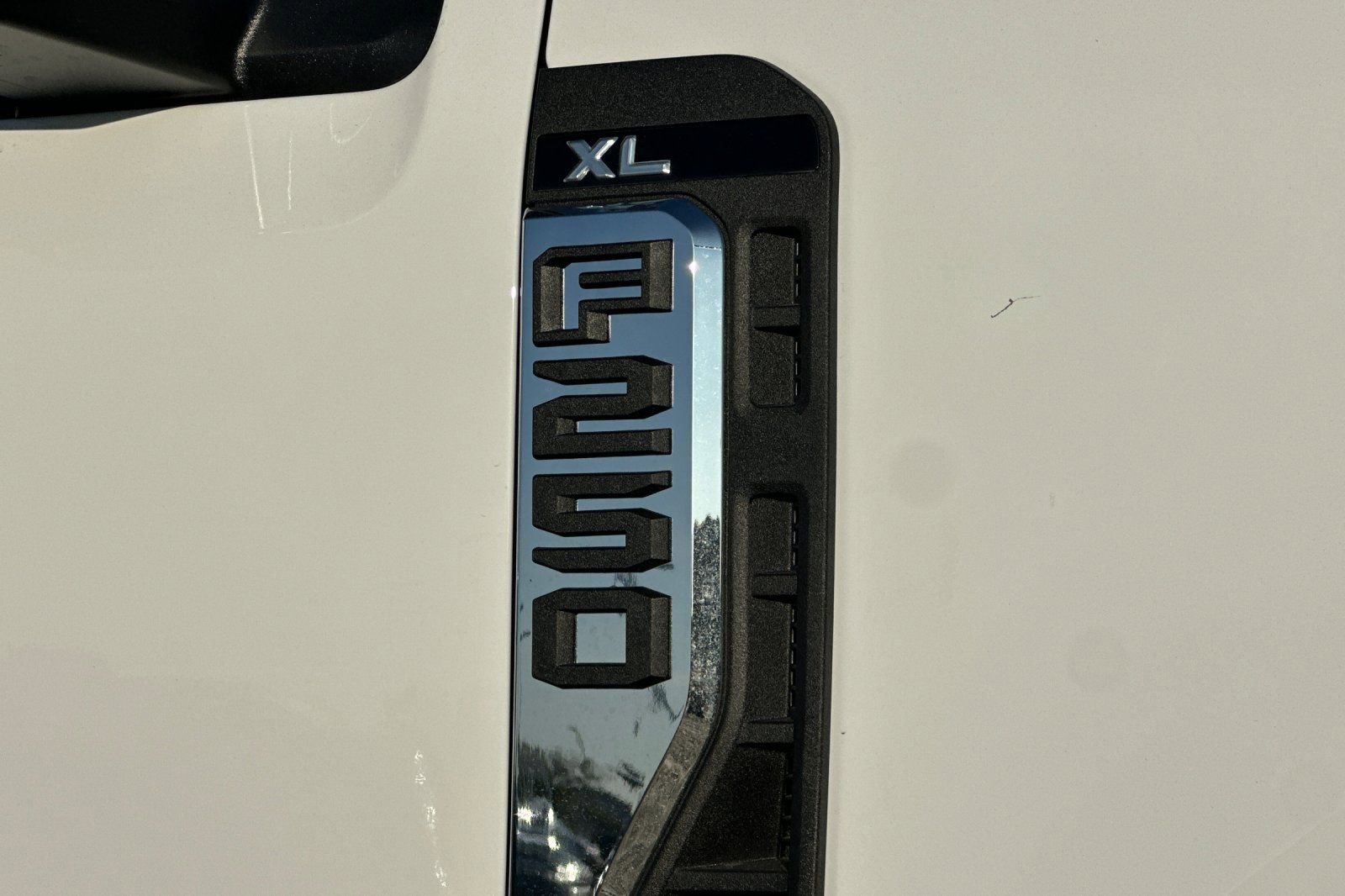 New 2026 Ford F250 XL w/ XL Chrome Package image 23