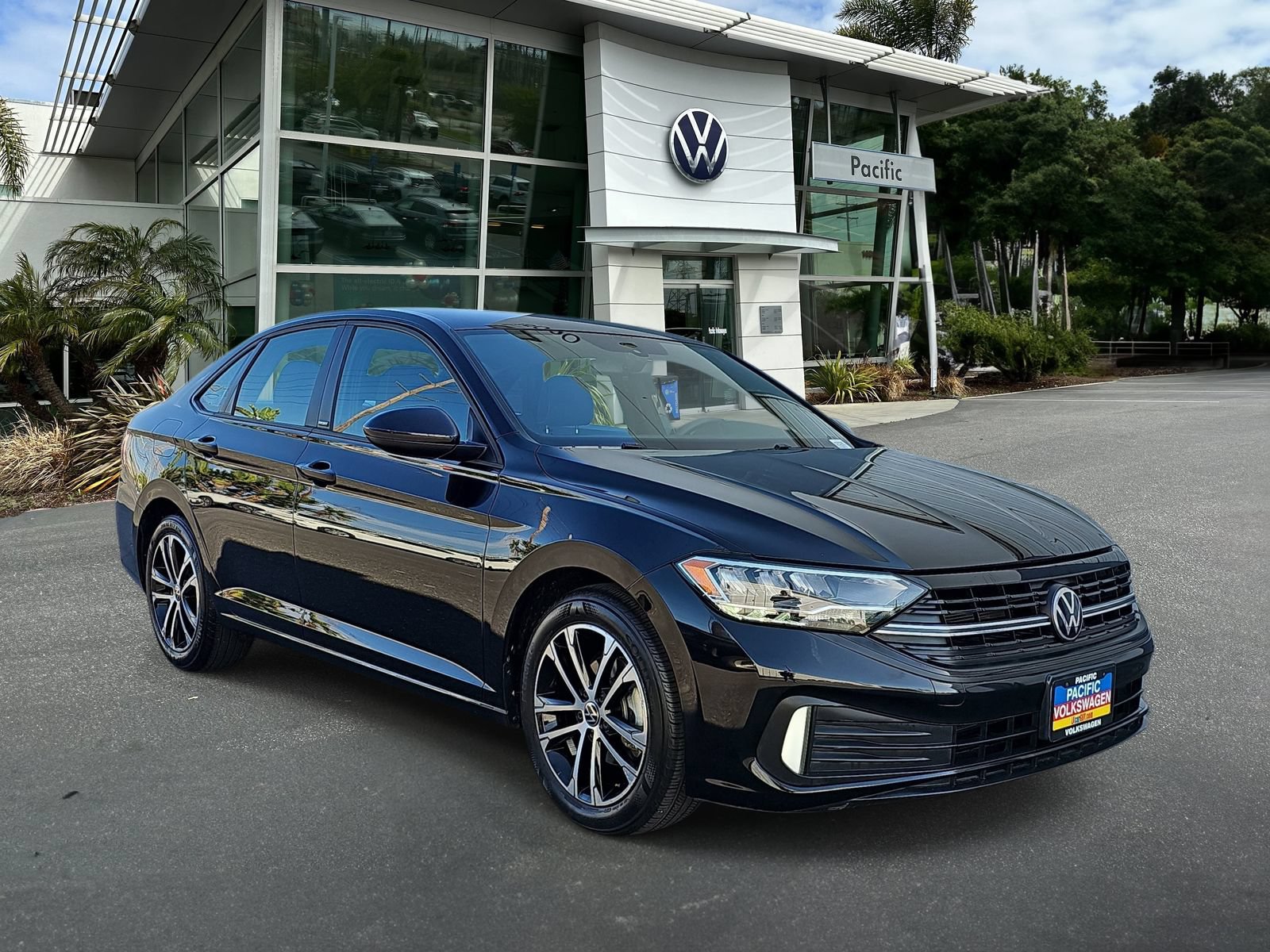 Used 2023 Volkswagen Jetta Sport FWD image 3