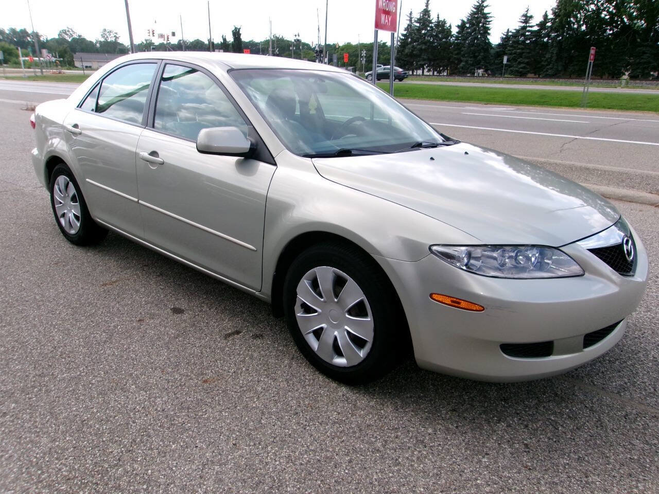 Used 2005 MAZDA MAZDA6 i FWD image 2