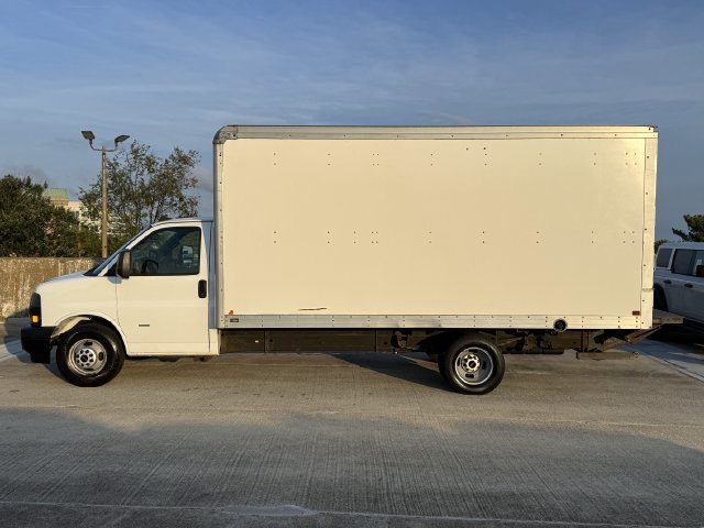 Used 2018 GMC Savana 3500 Extended w/ Power Convenience Package RWD image 9