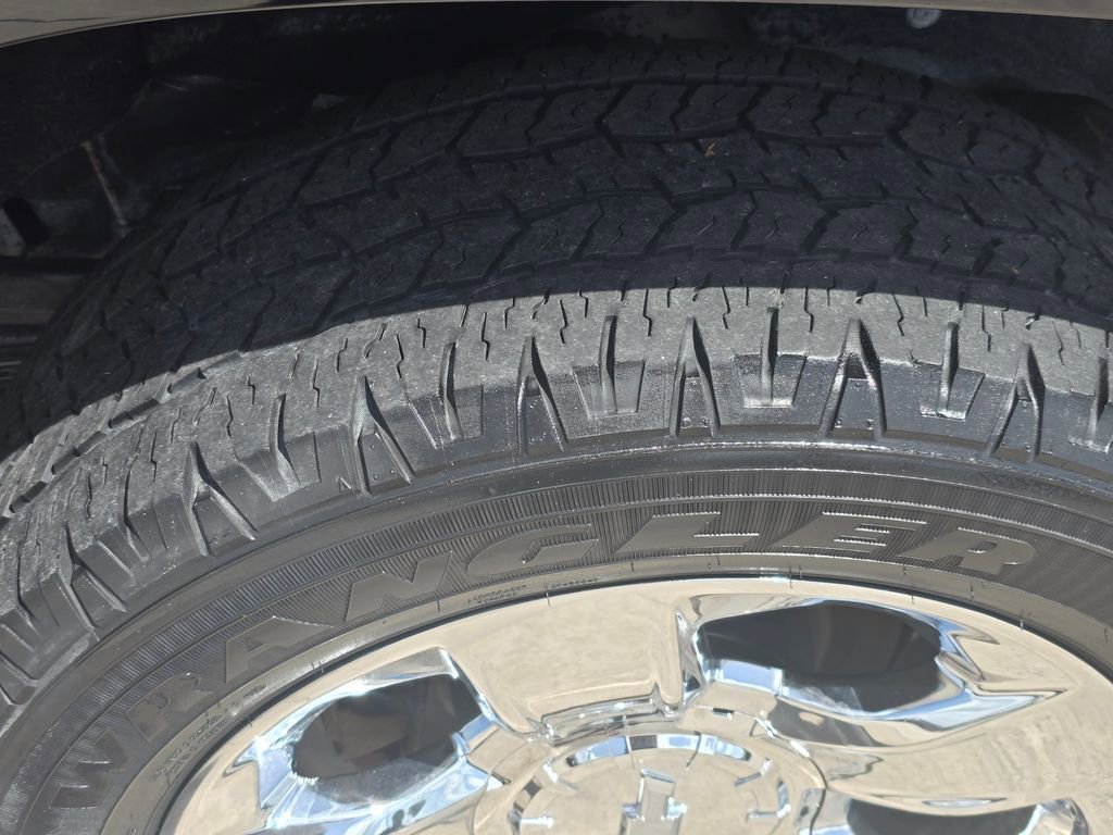 Used 2016 Chevrolet Suburban LTZ RWD image 29
