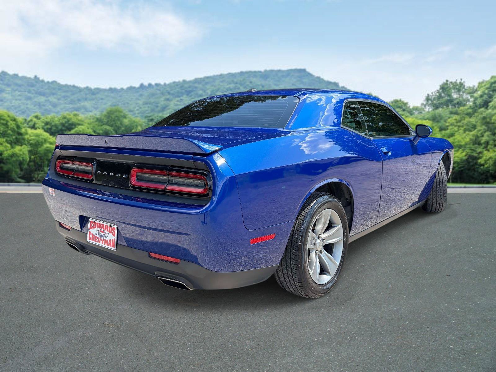 Used 2019 Dodge Challenger SXT RWD image 21