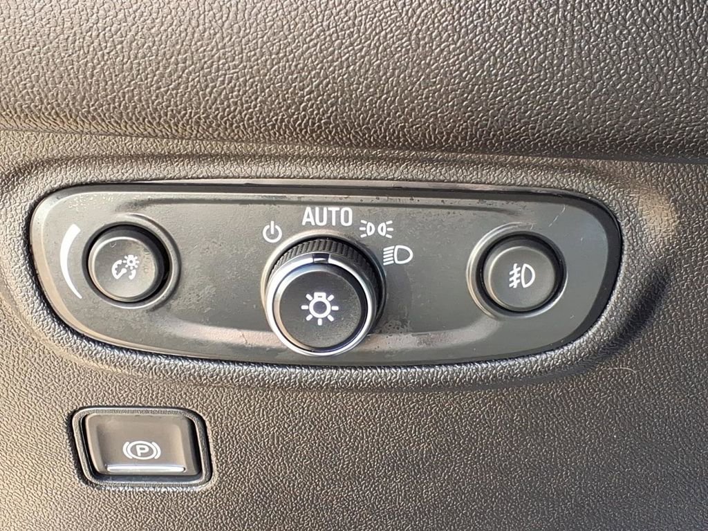 Used 2024 GMC Terrain SLT w/ LPO, Floor Liner Package image 14