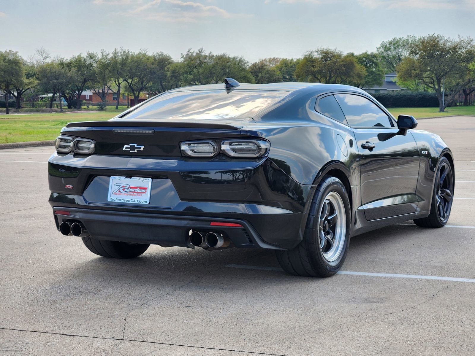 Used 2021 Chevrolet Camaro LT w/ RS Package image 6