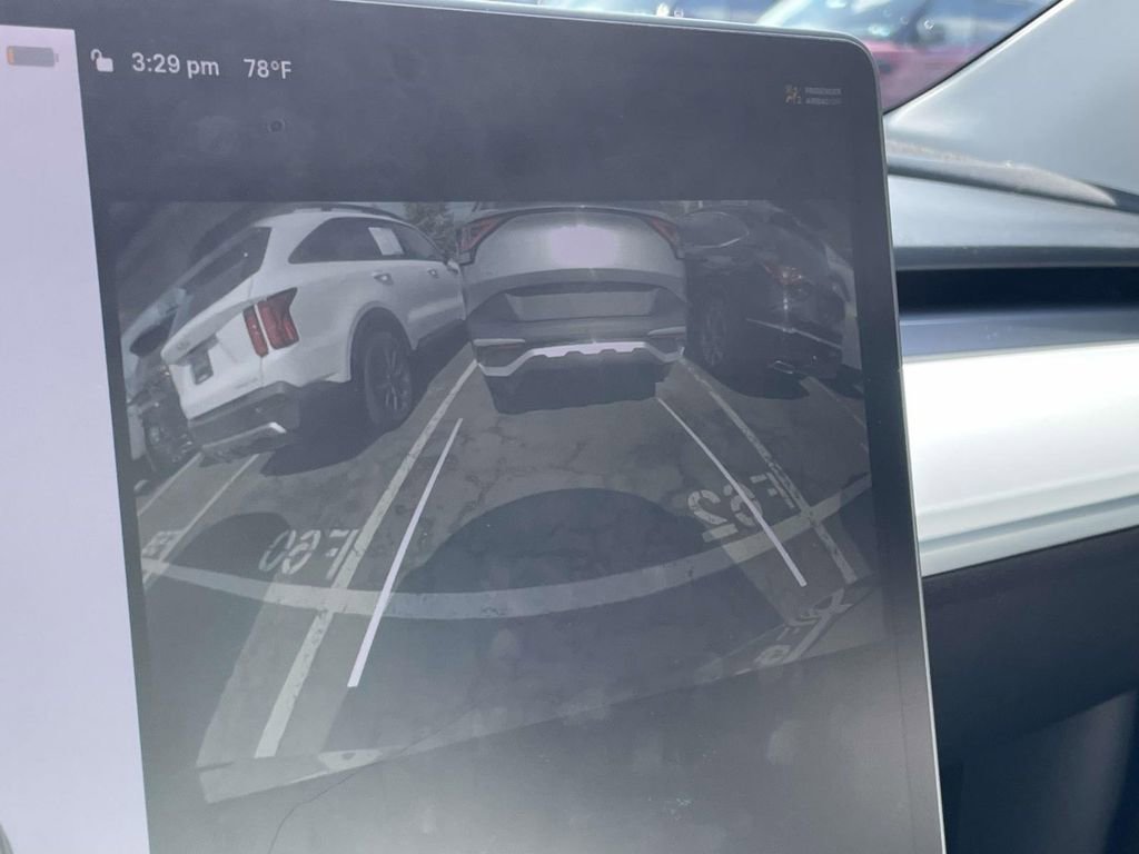 Used 2020 Tesla Model Y Long Range image 18