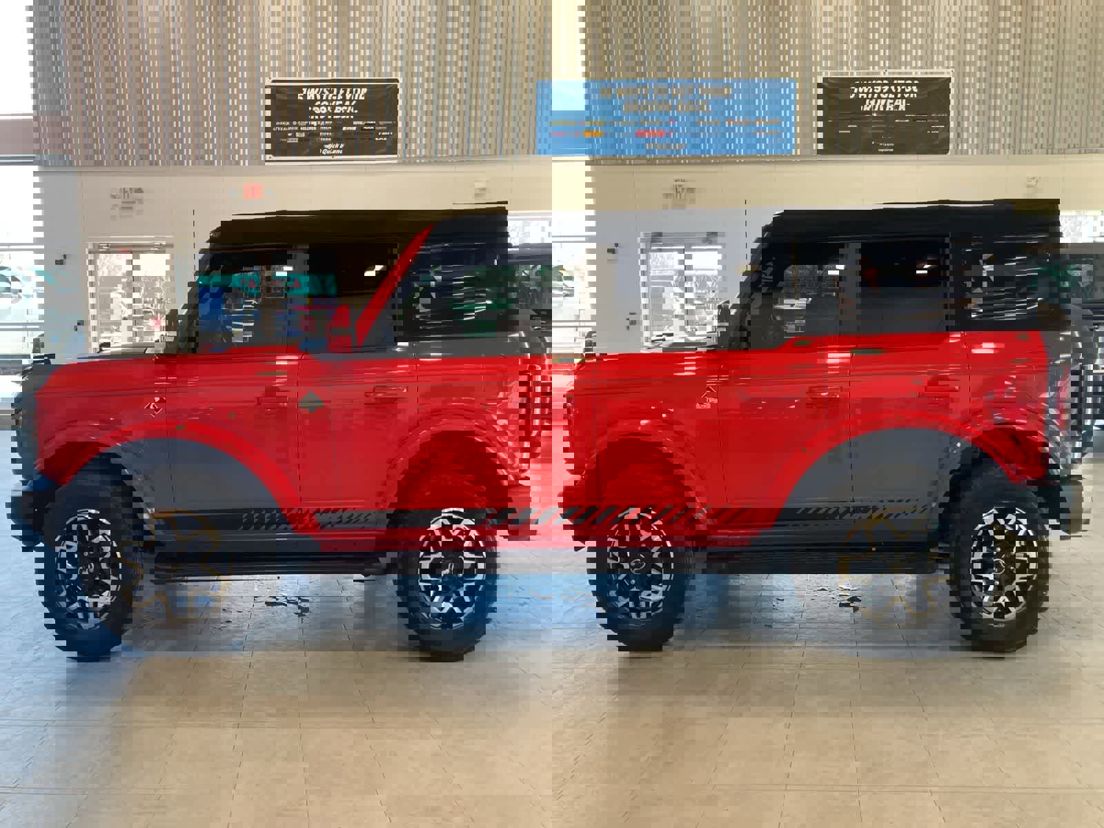 Used 2023 Ford Bronco Outer Banks image 8