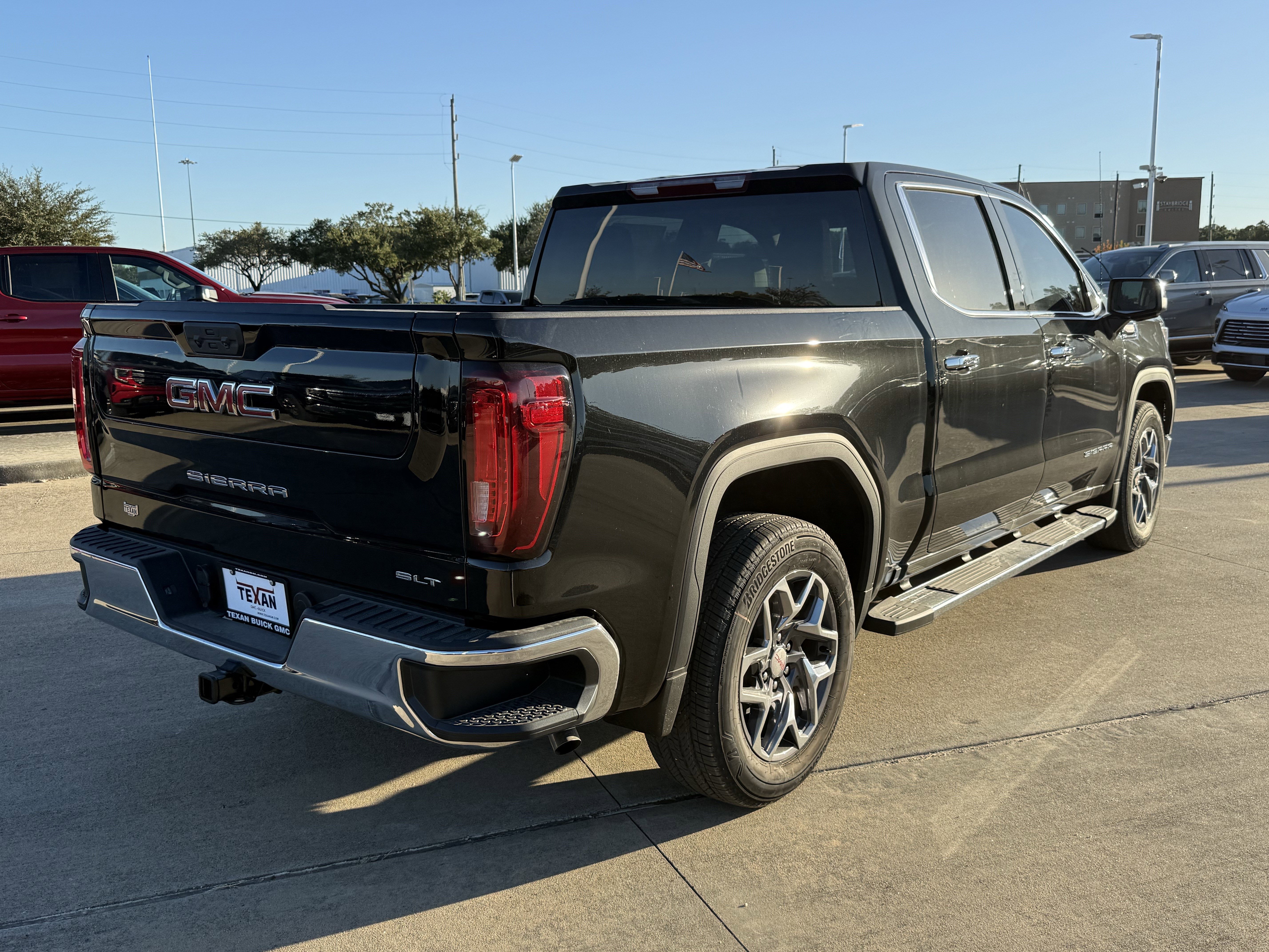 New 2026 GMC Sierra 1500 SLT image 5