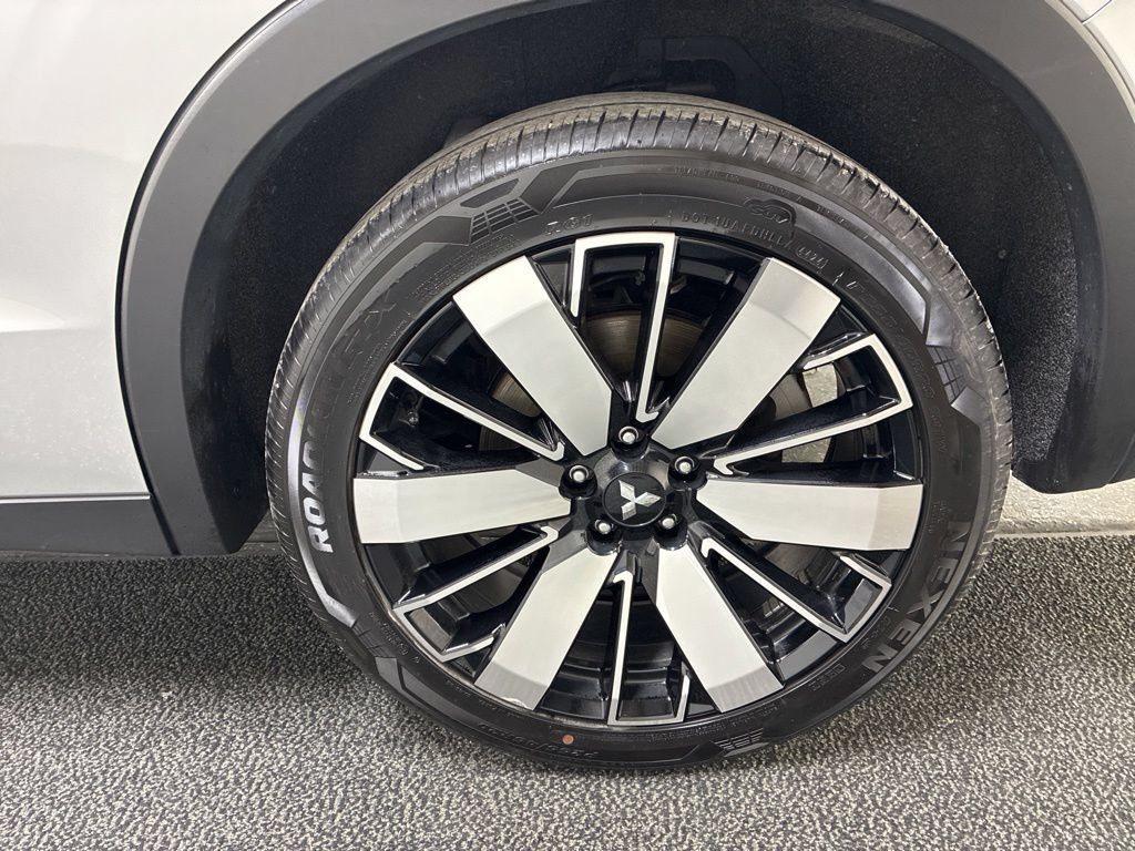 Used 2025 Mitsubishi Outlander AWD image 10