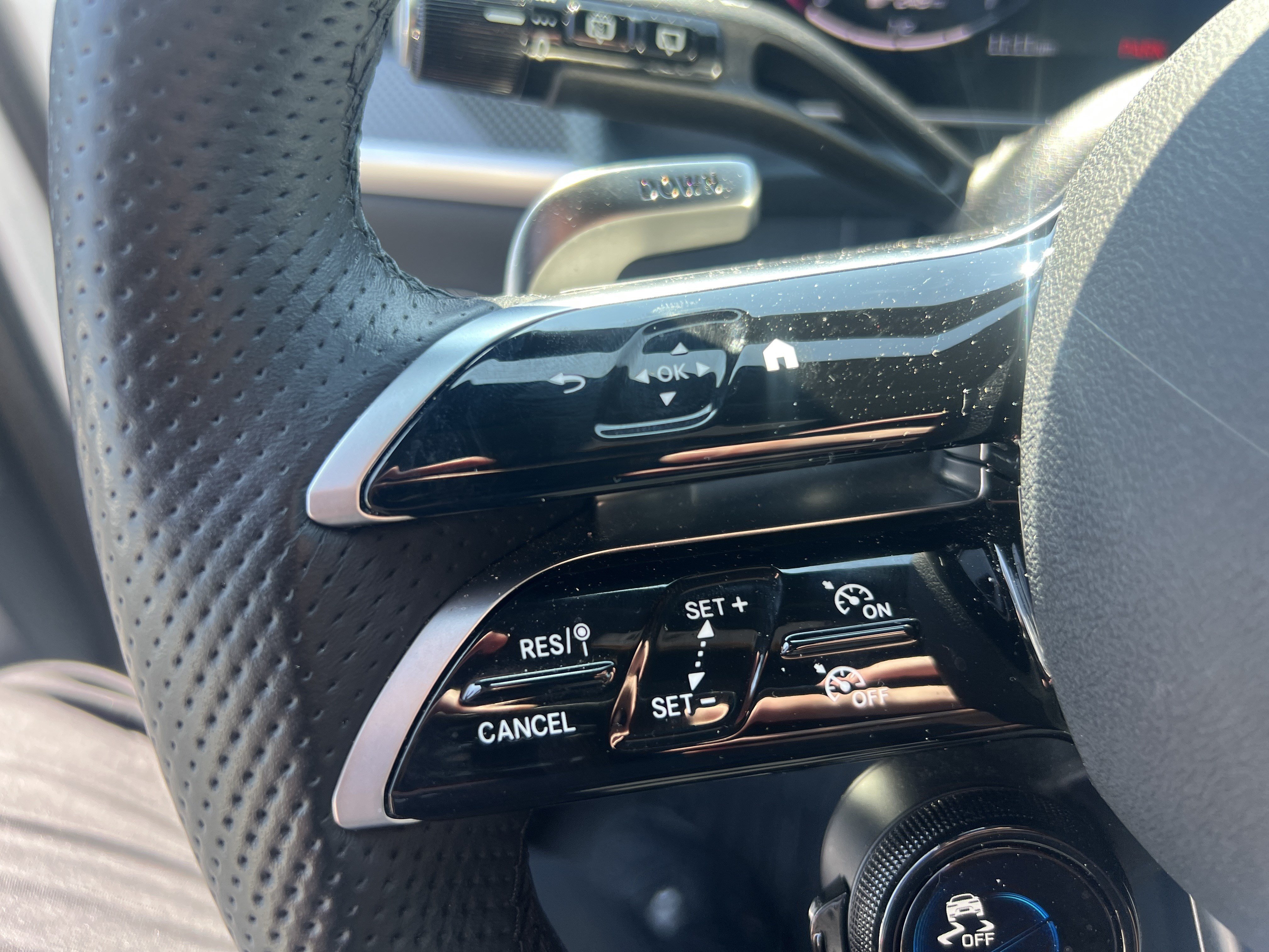 Certified 2025 Mercedes-Benz GLC 43 AMG 4MATIC image 19
