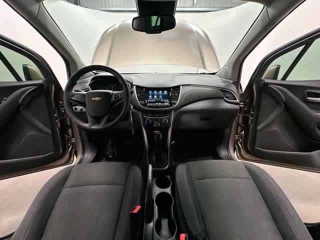Used 2018 Chevrolet Trax LS FWD image 17